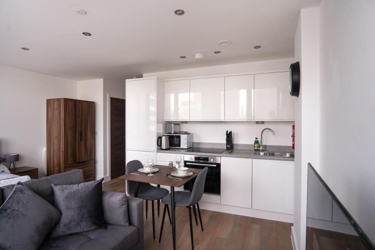 Stay Zeni, Alexandra Rise Manchester Chic Studio Экстерьер фото