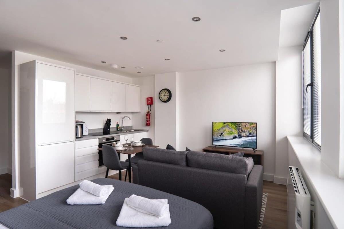 Stay Zeni, Alexandra Rise Manchester Chic Studio Экстерьер фото