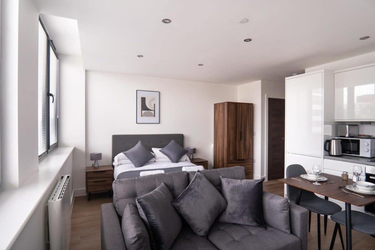 Stay Zeni, Alexandra Rise Manchester Chic Studio Экстерьер фото