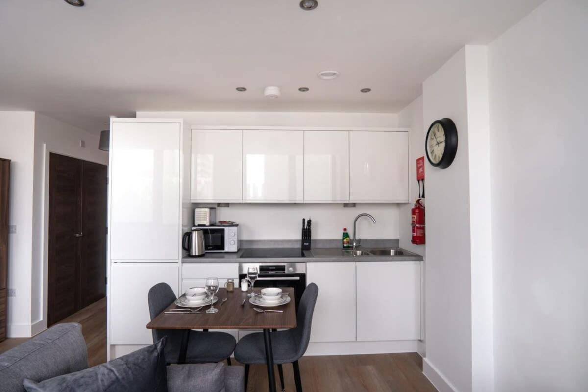 Stay Zeni, Alexandra Rise Manchester Chic Studio Экстерьер фото